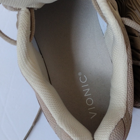 Vionic Women's Walker Classic Taupe size 8.5. - Picture 9 of 12